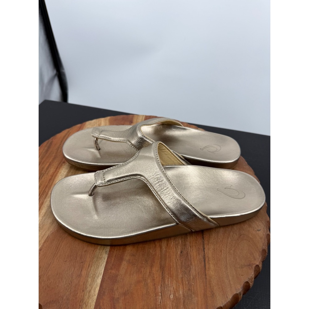 OluKai Kipe'a Lipi Sandals Women Size 8 Gold Metallic Leather Thong Flip Flops - Picture 3 of 6